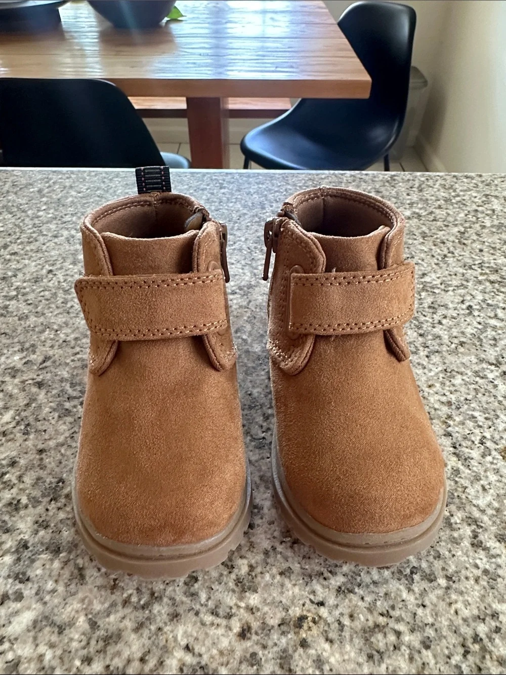 Cat & Jack Brown Suede Toddlers Ankle Boots with Hook-and-Loop Strap Size 5